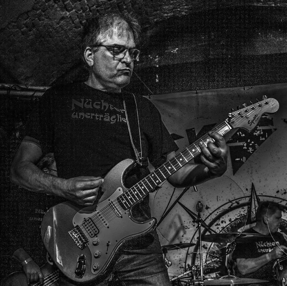 Markus Hartrampf – Guitar